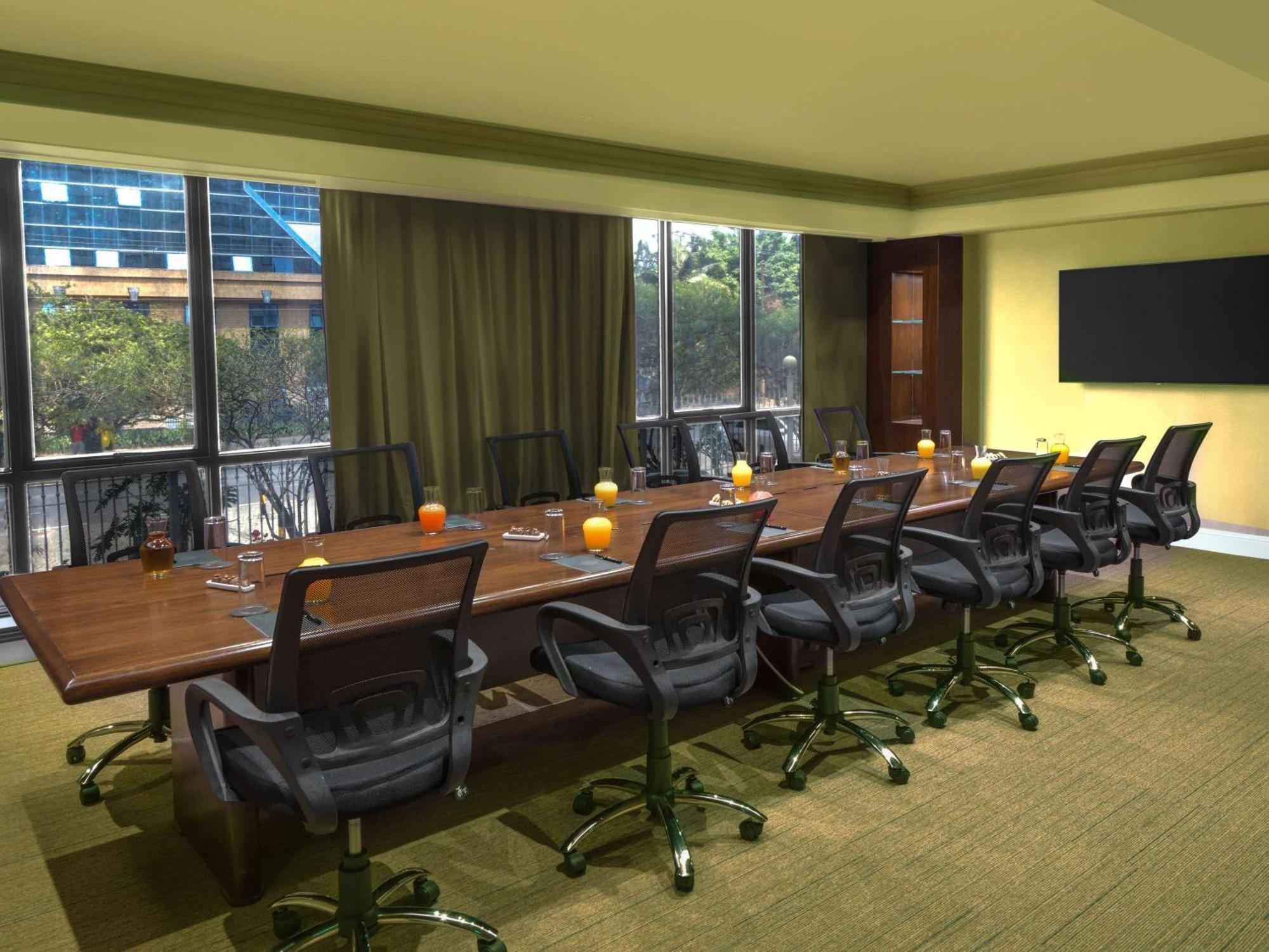Pullman Nairobi Upper Hill Hotel Bagian luar foto